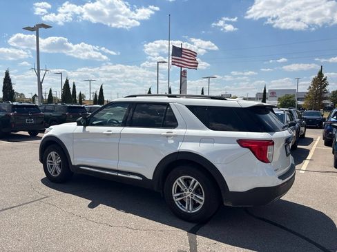 Used 2020 Ford Explorer XLT w/ Equipment Group 202A AWD/4WD image 6