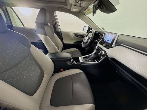 Certified 2025 Toyota RAV4 XLE w/ Convenience Package image 25