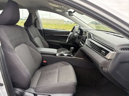 Used 2025 Toyota Camry LE FWD image 13