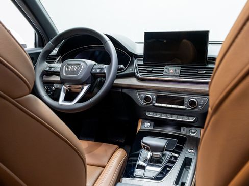 Used 2021 Audi Q5 Prestige image 32