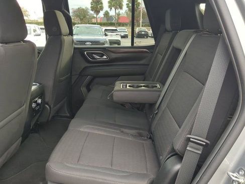 Used 2024 GMC Yukon SLE w/ Gmc Pro Safety Plus Package image 13