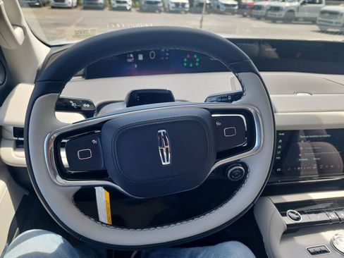 New 2026 Lincoln Navigator L Reserve AWD/4WD image 37