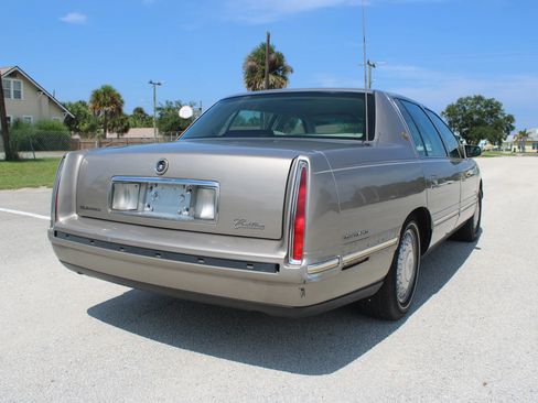 Used 1999 Cadillac De Ville D'Elegance FWD image 28