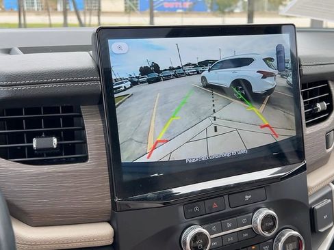 Used 2023 Ford Expedition Limited image 27