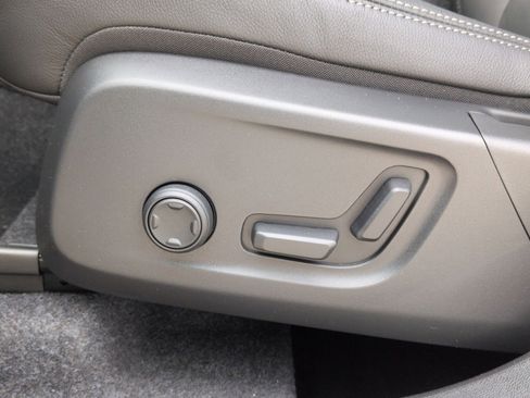 New 2026 Volvo XC40 B5 Ultra w/ Protection Package Premier image 14