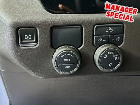 Used 2025 Chevrolet Silverado 1500 LT RWD image 11