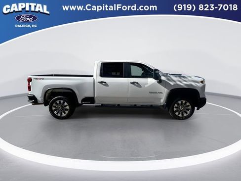 Used 2024 Chevrolet Silverado 2500 Custom w/ Custom Value Package image 9