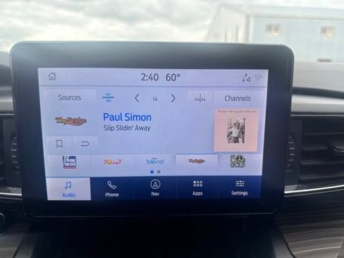 Used 2020 Ford Explorer Limited AWD/4WD image 2