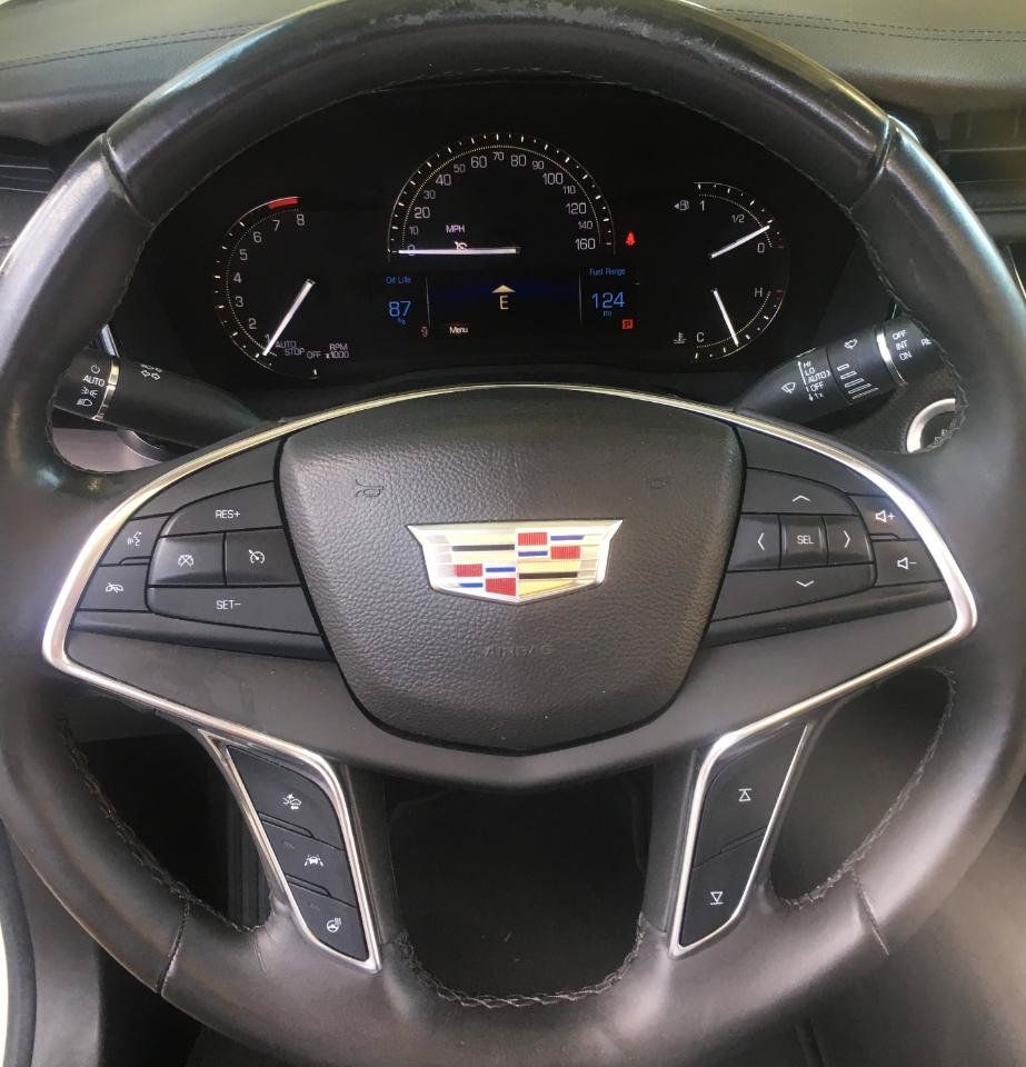 Used 2017 Cadillac XT5 Premium Luxury w/ Driver Assist Package FWD image 25