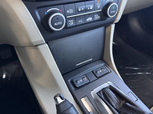 Used 2016 Acura ILX w/ Premium Package image 45