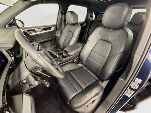 Certified 2026 Porsche Cayenne AWD/4WD image 5