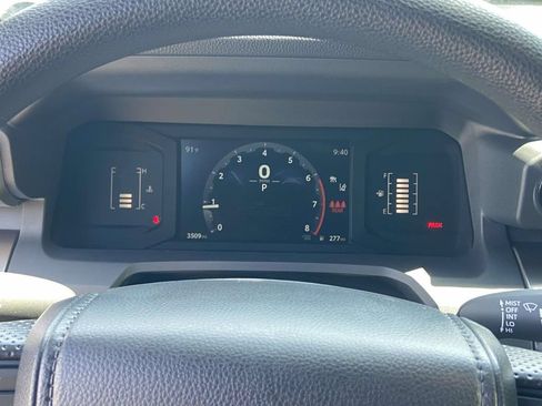 Used 2025 Toyota Tacoma SR5 AWD/4WD image 29