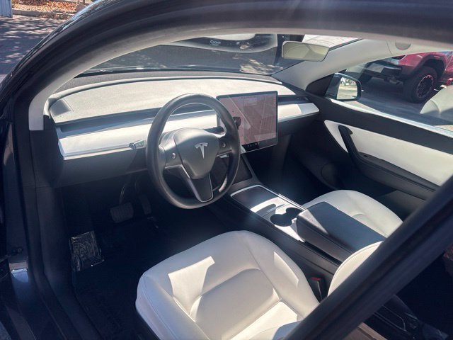Used 2022 Tesla Model Y Long Range AWD/4WD image 10