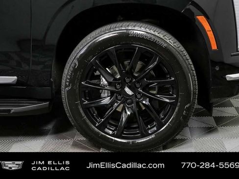 Used 2025 Cadillac Escalade Luxury image 41