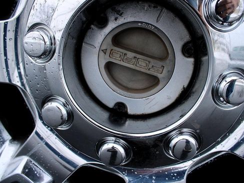 Used 2015 Ford F350 XLT w/ XLT Premium Package image 16