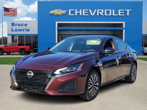 Used 2025 Nissan Altima 2.5 SV AWD/4WD image 1
