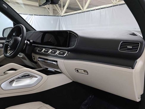 New 2025 Mercedes-Benz GLS 63 AMG 4MATIC image 12