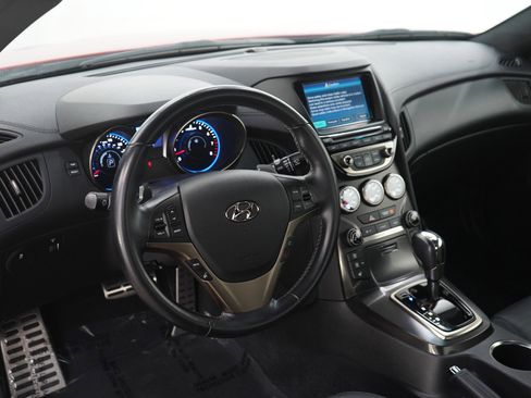 Used 2013 Hyundai Genesis 3.8 RWD image 16
