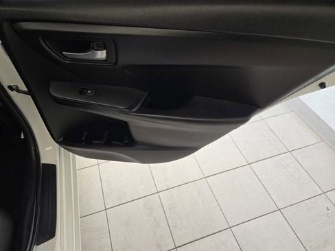 Used 2016 Toyota Camry SE image 11