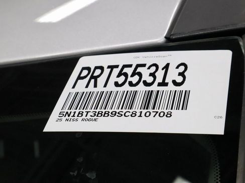 Certified 2025 Nissan Rogue SV image 32