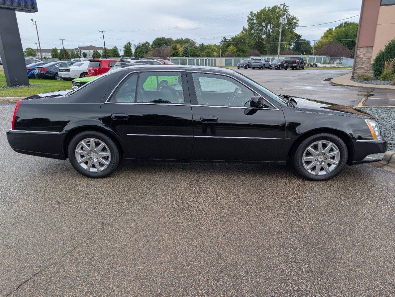 Used 2011 Cadillac DTS Premium FWD image 10