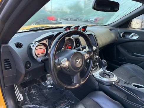Used 2009 Nissan 370Z Touring w/ Sport Pkg image 25