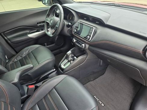 Used 2020 Nissan Kicks SR w/ SR Premium Package FWD image 14