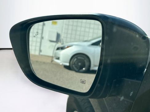 Used 2024 Nissan Frontier SV w/ SV Convenience Package image 16