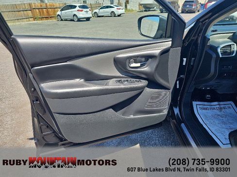 Used 2018 Nissan Murano S AWD/4WD image 10
