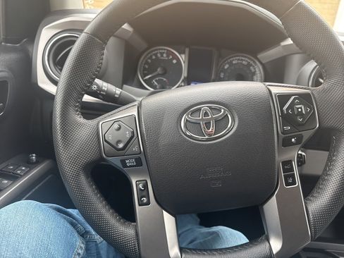 Used 2021 Toyota Tacoma SR5 image 13