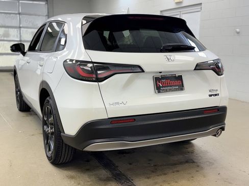 Used 2025 Honda HR-V Sport image 7