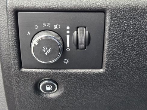 Used 2020 Jeep Grand Cherokee Altitude image 32