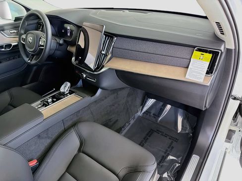 New 2026 Volvo XC90 T8 Plus w/ Protection Package AWD/4WD image 31