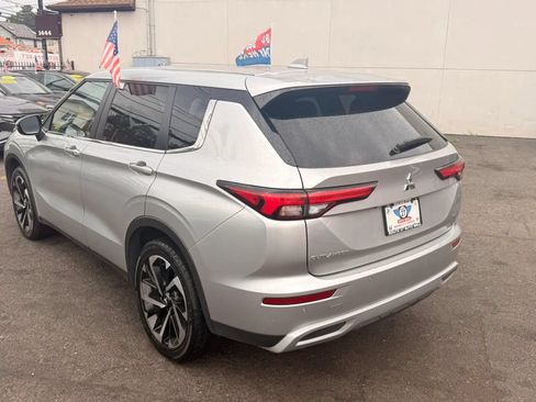 Used 2024 Mitsubishi Outlander FWD image 5