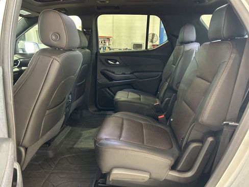 Used 2022 Chevrolet Traverse High Country image 47