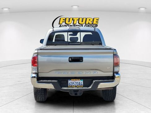 Used 2021 Toyota Tacoma TRD Off-Road AWD/4WD image 8
