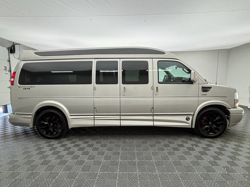 Used 2024 GMC Savana 2500 Extended w/ Driver Convenience Package RWD image 6