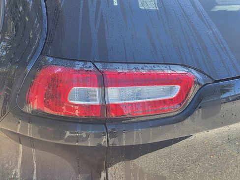 Used 2018 Jeep Cherokee Trailhawk w/ Quick Order Package 27L image 6