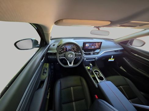 New 2026 Nissan Altima 2.5 SR FWD image 11
