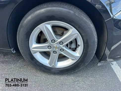 Used 2023 Chevrolet Malibu LS FWD image 23