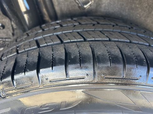 Used 2017 Toyota Sienna XLE image 25