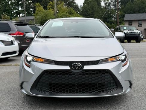 Used 2021 Toyota Corolla LE FWD image 3