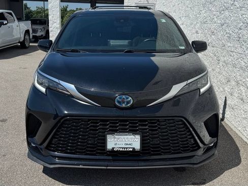Used 2022 Toyota Sienna XSE w/ XSE Plus Package AWD/4WD image 9