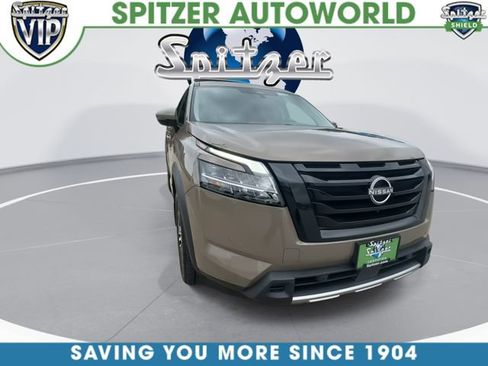 Used 2023 Nissan Pathfinder Platinum AWD/4WD image 3
