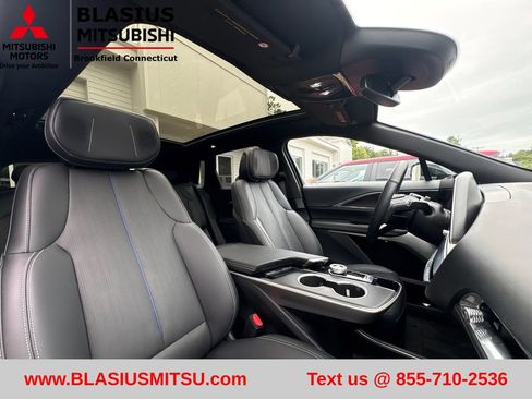 Used 2024 Cadillac Lyriq Luxury AWD/4WD image 56