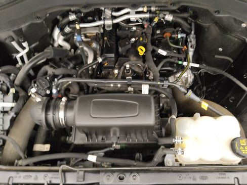 Used 2022 Ford Explorer XLT image 30