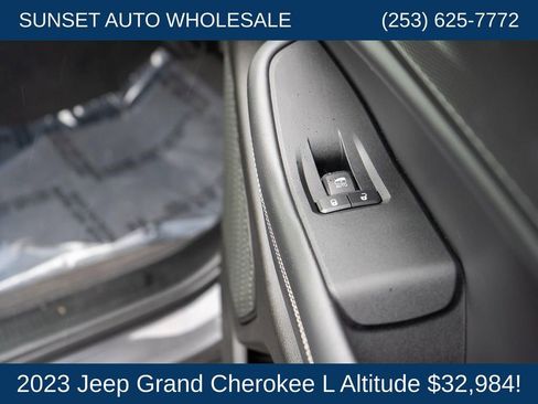 Used 2023 Jeep Grand Cherokee L Altitude image 72