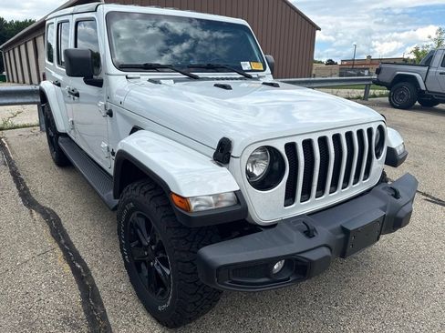 Used 2021 Jeep Wrangler Unlimited Sahara AWD/4WD image 3