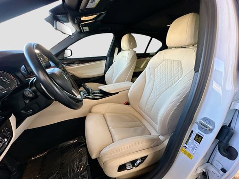 Certified 2023 BMW 540i w/ Premium Package image 22