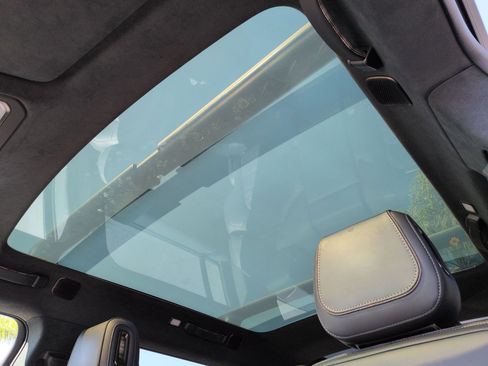 Used 2026 Rivian R1S Premium AWD/4WD image 28